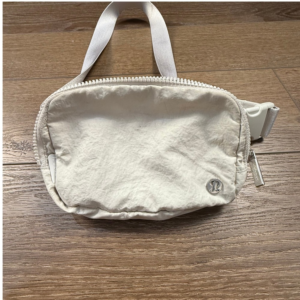 Lululemon Everywhere Belt Bag Nylon Cream Silver One Size Crossbody Adjustable